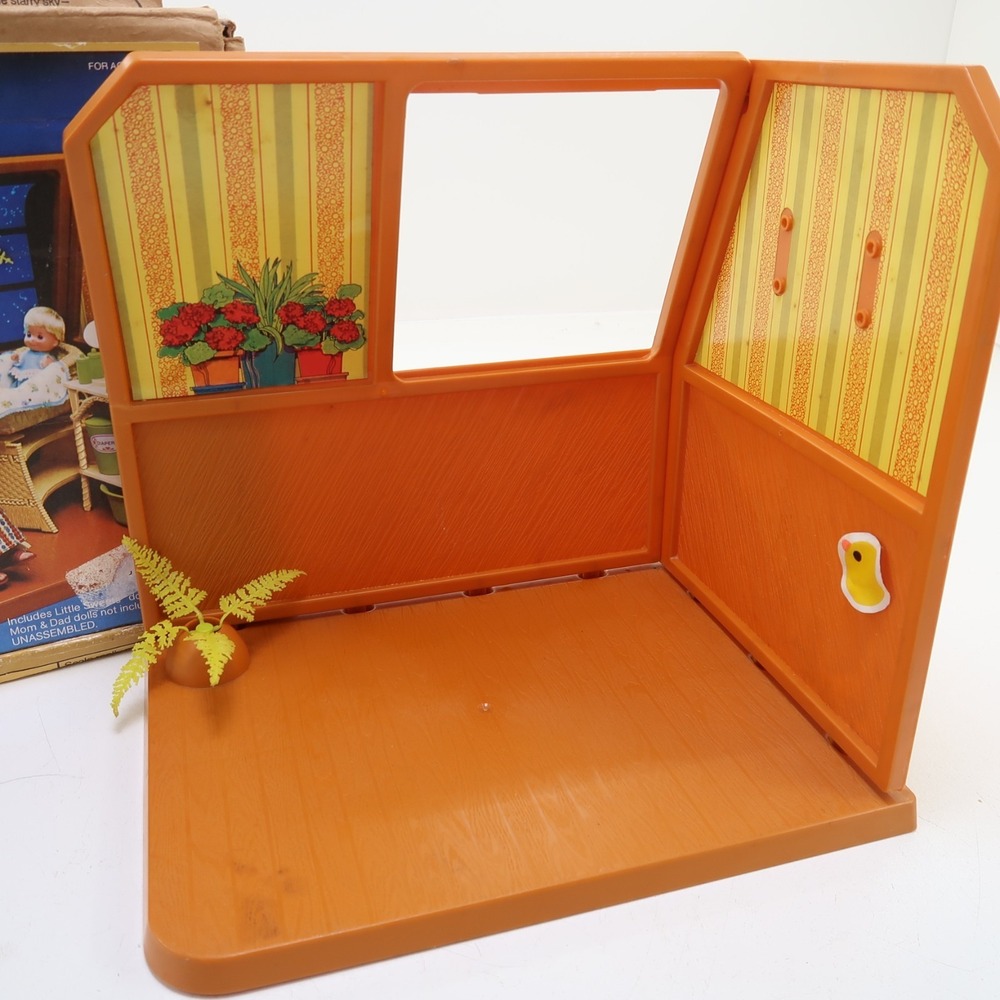 Vintage PEE WEE Dolls Uneeda 1965 Peewees 4" & Mattle Sunshine Family House Room - Picture 4 of 16